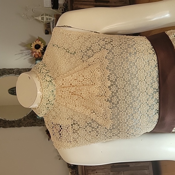 Mae Lace dress with Jabot Collar and attached slip - Picture 2 of 16